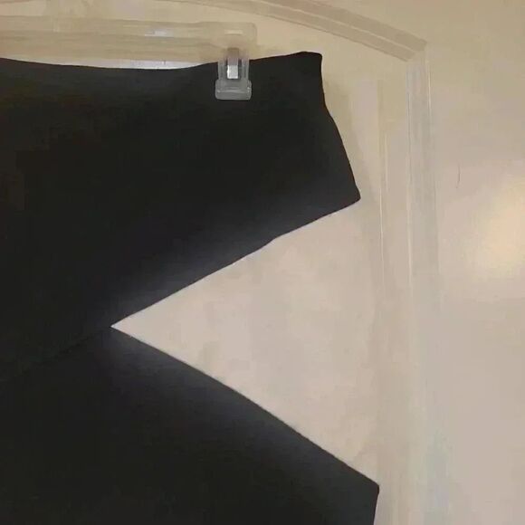 Banana Republic Women's Colorblock Black & Ivory Rayon/Nylon/Spandex Side Zip Mi - Picture 7 of 11